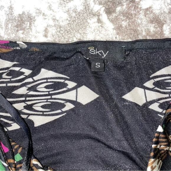 Made in USA top blouse black and chain detail halter style black printed stretch - Picture 9 of 9